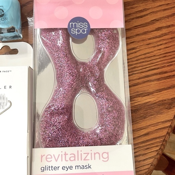 Spa Day Self Care Manicure Pedicure Eye Face Mask Bundle Beauty Lot New - Picture 7 of 9